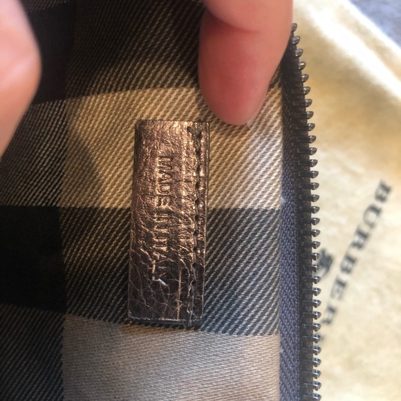 Burberry wristlet - Picture 7 of 7